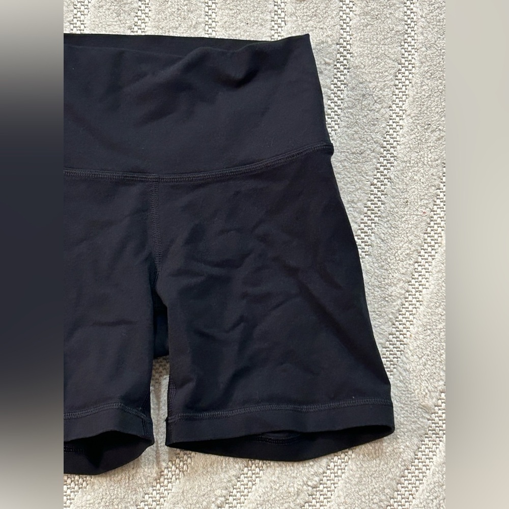 TNA Artizia High Rise Biker Shorts 5” in Black - S - Picture 4 of 13